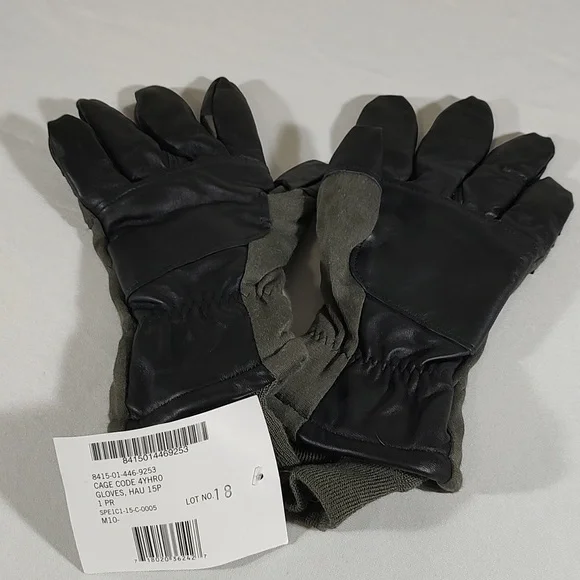 Two Pairs of Military Gloves - Picture 4 of 6